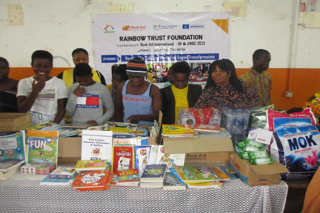 Rainbow Trust Foundation Donates Books to Echoing Hills